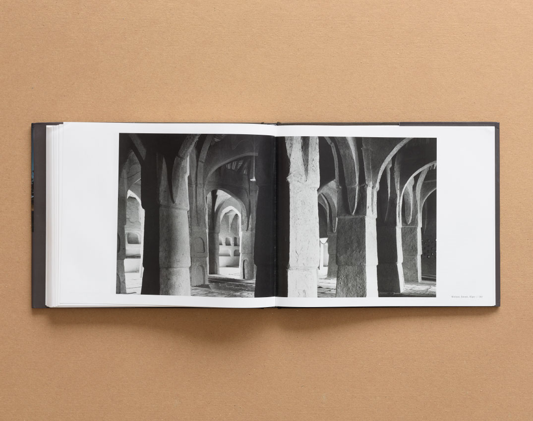 Butabu<br/>Essay: Suzanne Preston Blier<br/>Princeton Architectural Press – 2003 –  310mm x 248mm